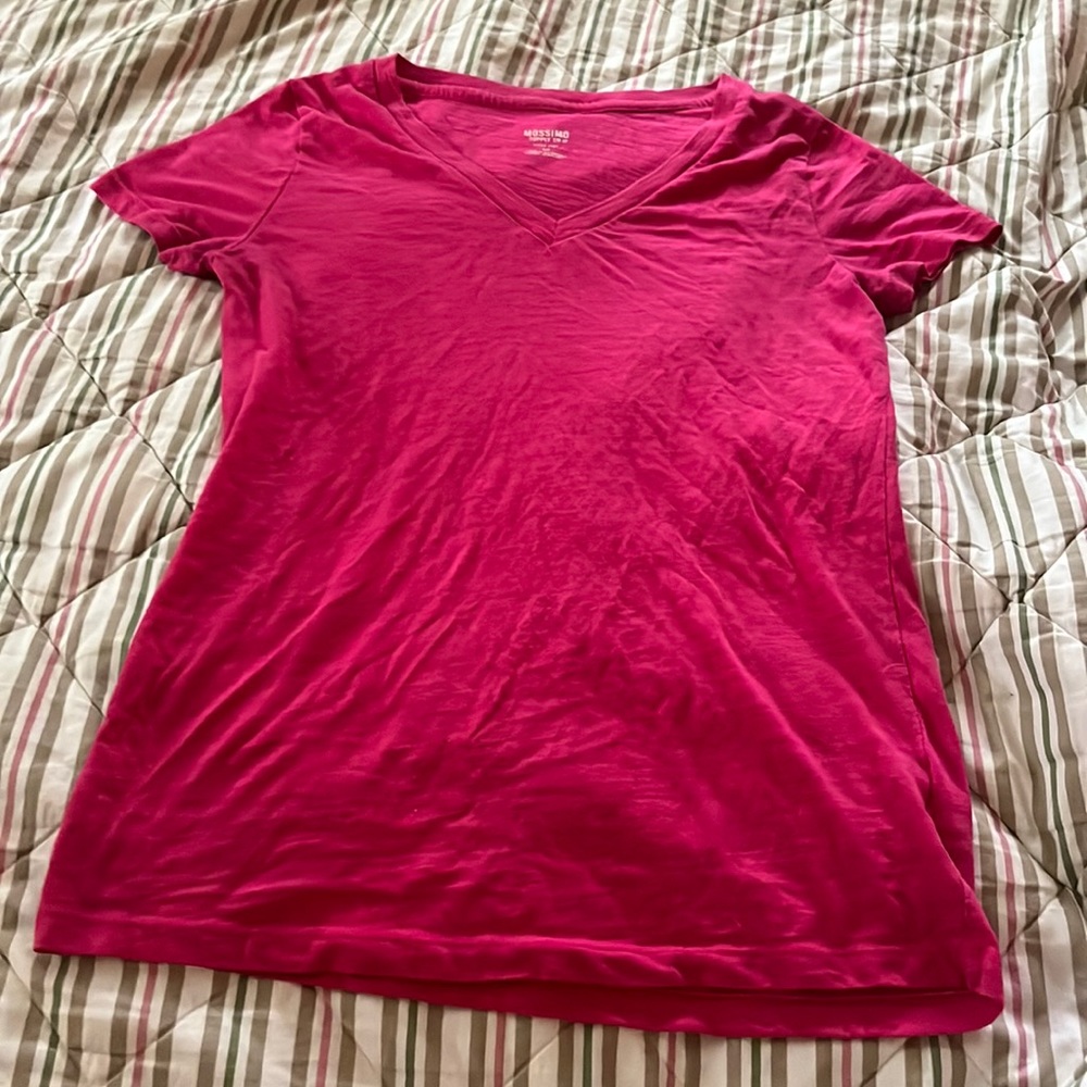 MOSSIMO size small t-shirt color pink